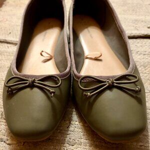 Time and Tru Ballet Flats Size 9 EUC